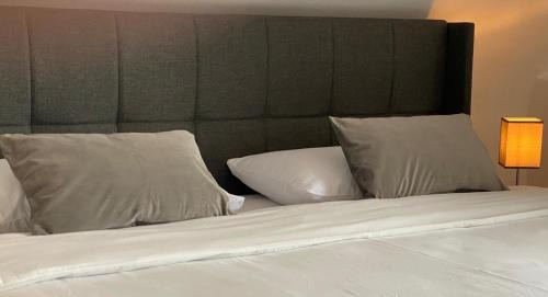 Lupburg House | Cottage Sleeps 6 with Parking