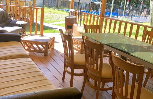 Mongaup Valley House | Cottage style Bungalow/shared pool 8 min to bethel woods/10min to world Casino