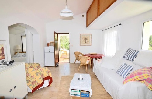 Cesseras Apartment | Cottage "The little cicada"