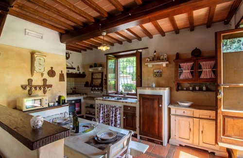 Polvano Villa | Cottage with private pool and Jacuzzi corner, ideal atmosphere for romantic couples and honeymooners
