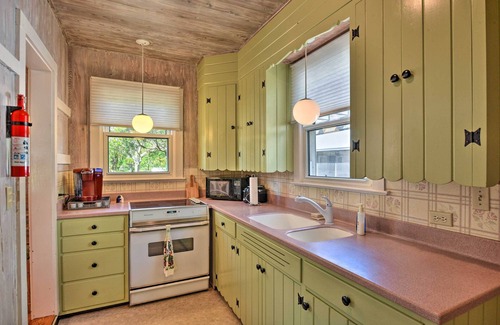 Lake Wales Cottage | Cottage w/Private Pool - Walk to Lake Wales!