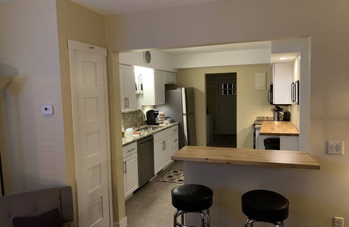 Lansing House | Cottage11: 2 Bedroom, Laundry, RV Parking. Downtown & MSU. nPark at your Door.