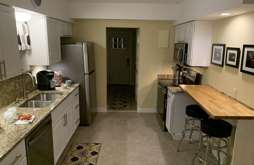 Lansing House | Cottage11: 2 Bedroom, Laundry, RV Parking. Downtown & MSU. nPark at your Door.