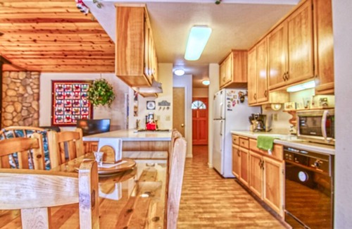 Groveland House | Cottonwood Cottage at Pine Mountain Lake