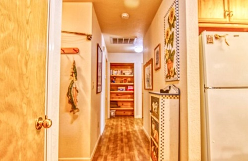 Groveland House | Cottonwood Cottage at Pine Mountain Lake