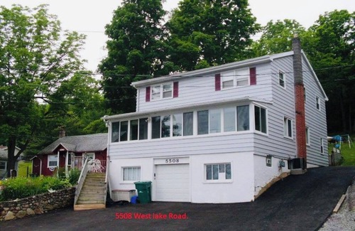 Scottsburg House | Cottonwood Cove Comfort Cottage