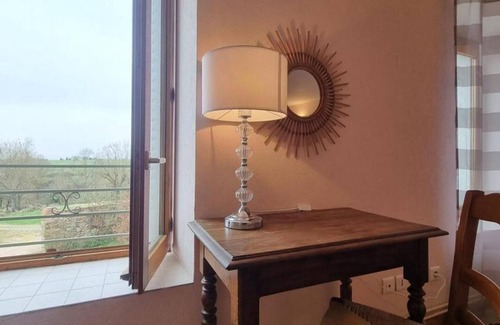 Saint-Paul-de-Vezelin Cottage | Country cottage with WiFi & pets allowed, tranquility & nature