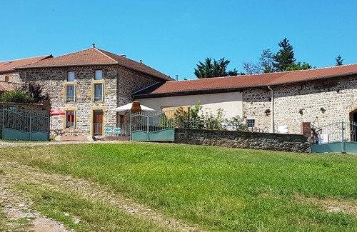 Saint-Paul-de-Vezelin Cottage | Country cottage with WiFi & pets allowed, tranquility & nature