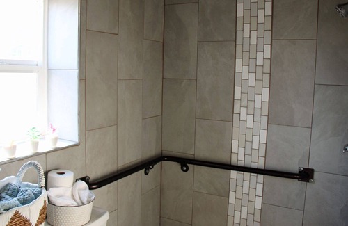 Caldwell Apartment | Country Charm with freeway access