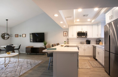 Palm Desert Condo | Country Club Condo - Close to pool + Golf Cart option