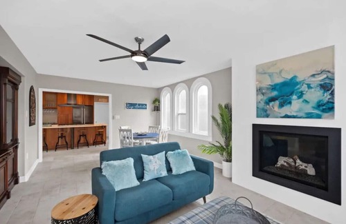 Warrington House | Country Club Estate close to NAS - EV charger