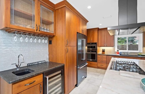 Warrington House | Country Club Estate close to NAS - EV charger