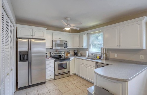 Rehoboth Beach House | Country Clubhouse Jr - 3BR, dog friendly, fenced yard in Rehoboth Beach