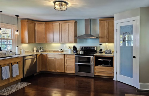 Red Boiling Springs House | Country Colonial Retreat