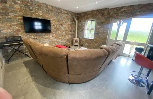 Newry Apartment | Country Cottage close to the city.