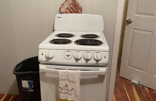 Edmonton Cottage | Country Cottage on the farm, peaceful, stars and fireflies! Sleeps 4!