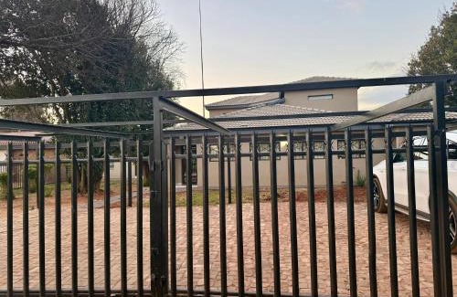 Delmas House | Country Farm House