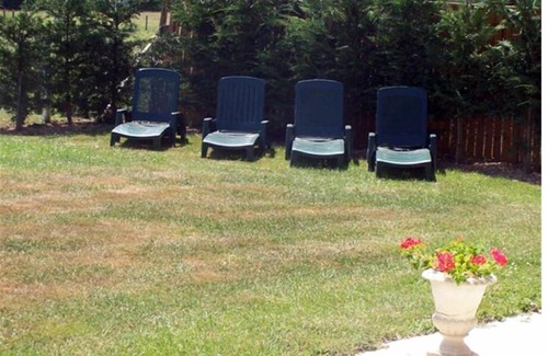 Gisay-la-Coudre House | Country gite with enclosed garden located 1 hour 15 from the seaside