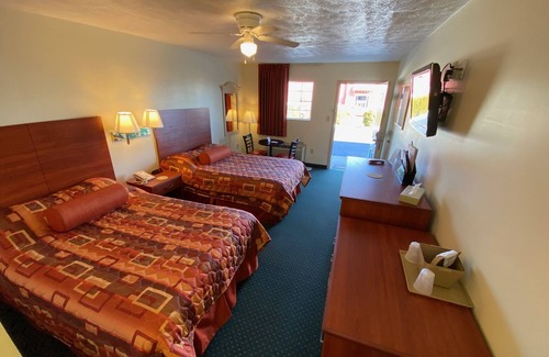 Union City Hotel | Country Hearth Inn & Suites Union City