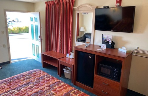 Union City Hotel | Country Hearth Inn & Suites Union City