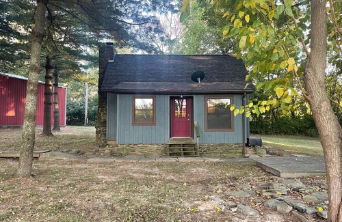 Anna House | Country, hideaway cabin close to town, 15 minutes from wineries