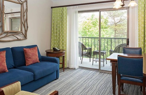 Gatlinburg Resort | Country Hotel near Gatlinburg amusement park w/indoor/outdoor heated pools, hot tubs and game rooms