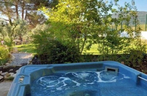 Alleins Villa | Country house 3 minutes from the Pont Royal golf course