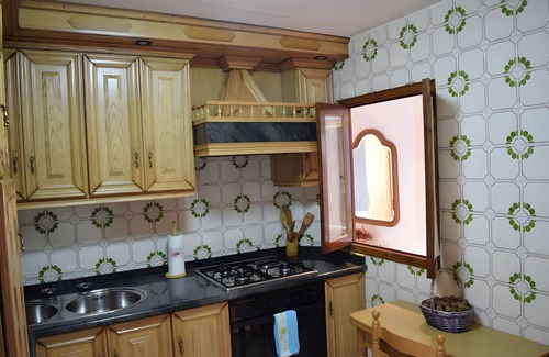 Requias House | Country House 'Casa Chuca' with Lake View and Wi-Fi