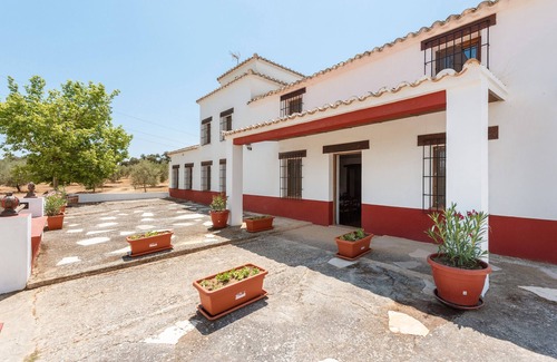 Archidona House | Country House 'Cortijo De La Vía' with Mountain View, Private Pool and Wi-Fi