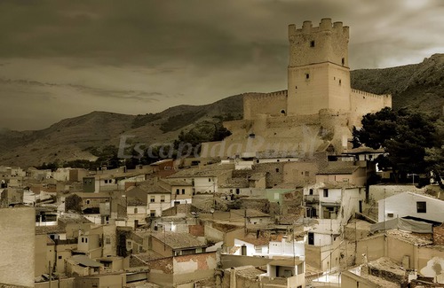 Villena House | Country House 'Miramontes' with Mountain View, Private Terrace and Air Conditioning