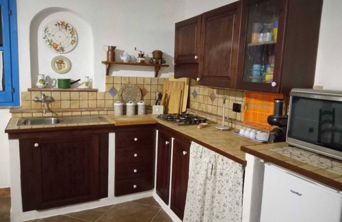 Galtelli House | Country house nestled in the Mediterranean bush