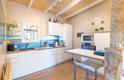 Son Antem Villa | Country House 'Sun Club Home' with Mountain View, Wi-Fi and Air Conditioning