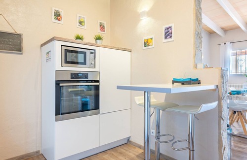 Son Antem Villa | Country House 'Sun Club Home' with Mountain View, Wi-Fi and Air Conditioning