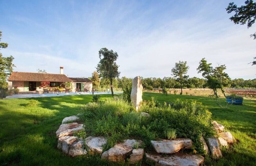 Bale Cottage | Country house with pool in fantastic location