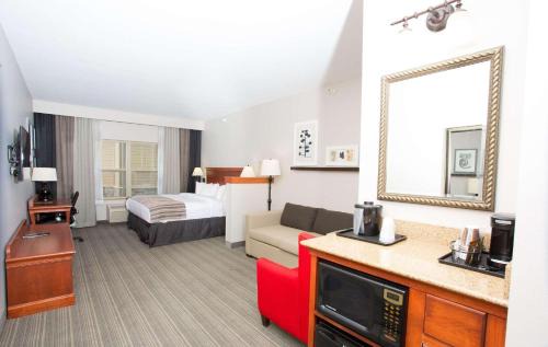 Grand Forks Hotel | Country Inn & Suites by Radisson, Grand Forks, ND