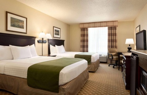 Chanhassen Hotel | Country Inn & Suites by Radisson, Chanhassen, MN