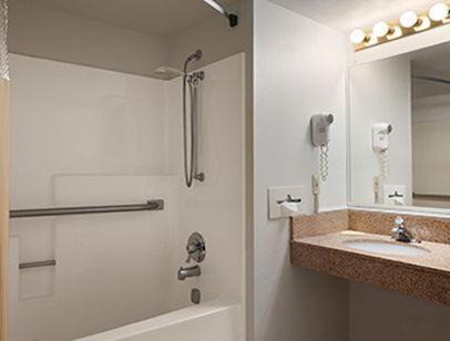 Grandville Hotel | Country Inn & Suites by Radisson, Grandville-Grand Rapids West, MI