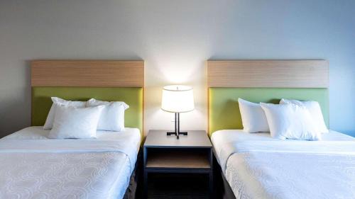 Appleton Hotel | Country Inn & Suites by Radisson, Appleton Airport - Fox River Mall Area
