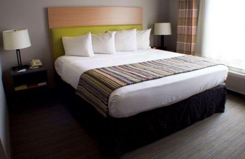 Appleton Hotel | Country Inn & Suites by Radisson, Appleton Airport - Fox River Mall Area