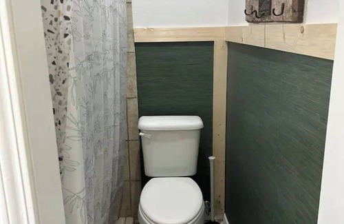 Brushy House | Country Living on 3 Acres!