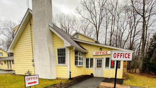 White Haven Hotel | Country Place Inn and Suites White Haven