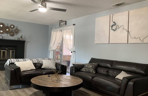 Florin House | 🌾Country Playhouse 1800sqft 2king 2queen1sofa bed Playroom🌾