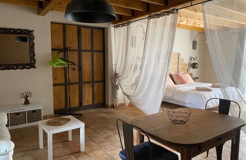 Fourques Bed & Breakfast | Country property on the outskirts of Arles