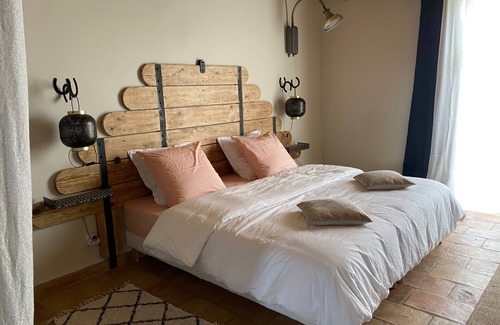 Fourques Bed & Breakfast | Country property on the outskirts of Arles