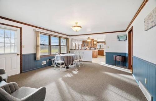 Ledgeview House | Country Ranch - Quick Access Hwy 43