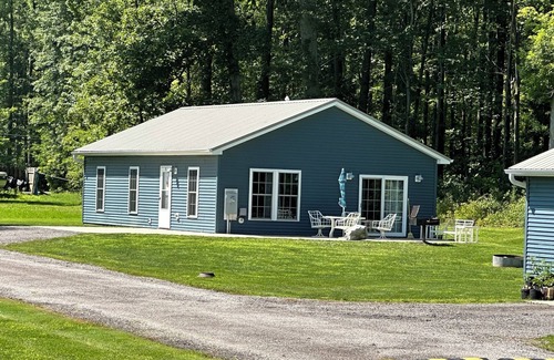 Geneva-on-the-Lake Cottage | "Country Villa" cottage 8; 3 bedroom