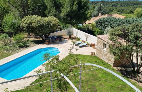 Eguilles Villa | Countryhouse with swimminpool in big, sunny gdn. for 6-9 pers near Aix en Pce