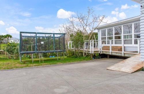 Mangere House | Countryside 4BR Family Home near Airport