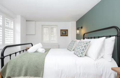 South Chailey House | Countryside Barn Retreat in Chailey Pass The Keys