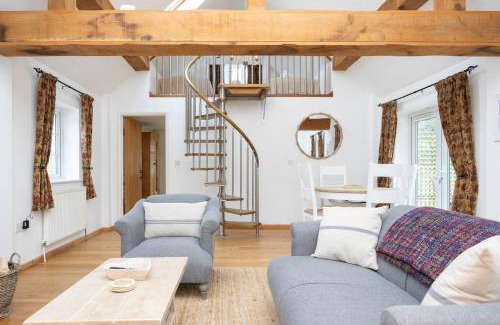 South Chailey House | Countryside Barn Retreat in Chailey Pass The Keys